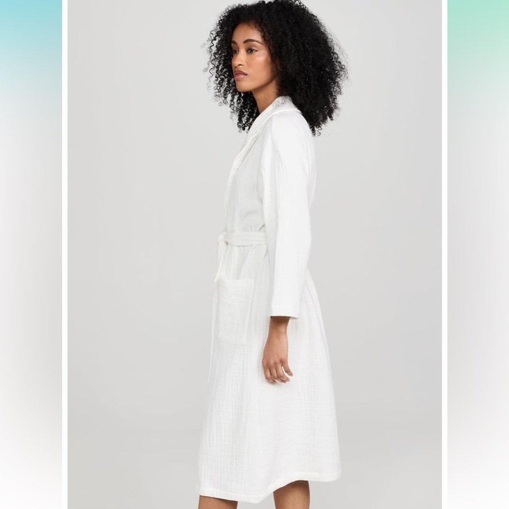 The Barefoot Dreams Malibu Collection Muslin
Cotton Spa Robe